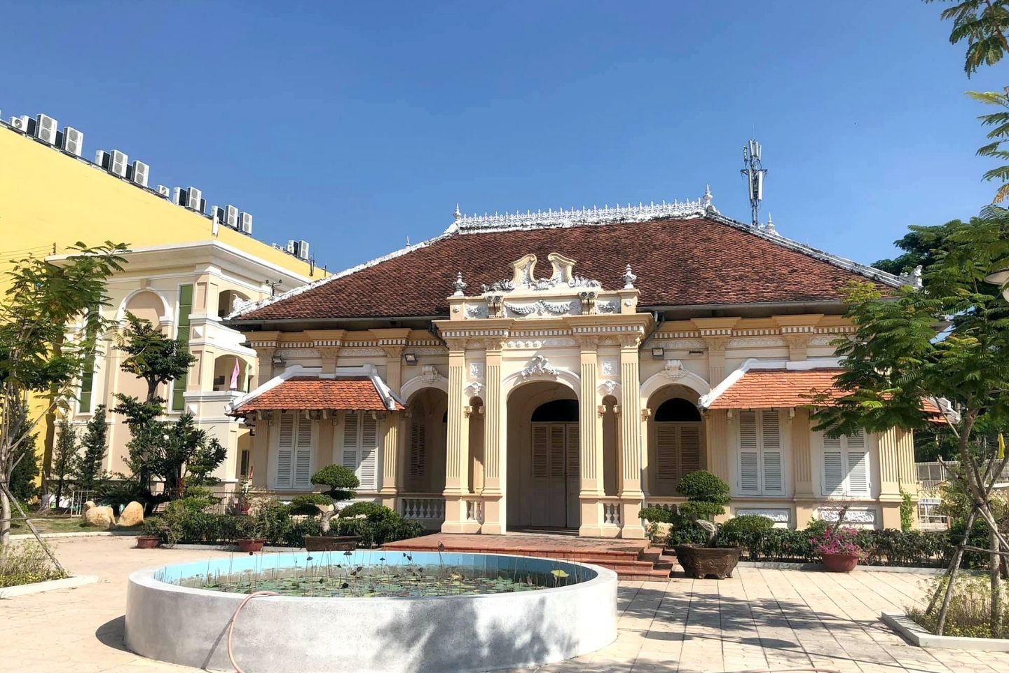 nhà Bạch Công Tử