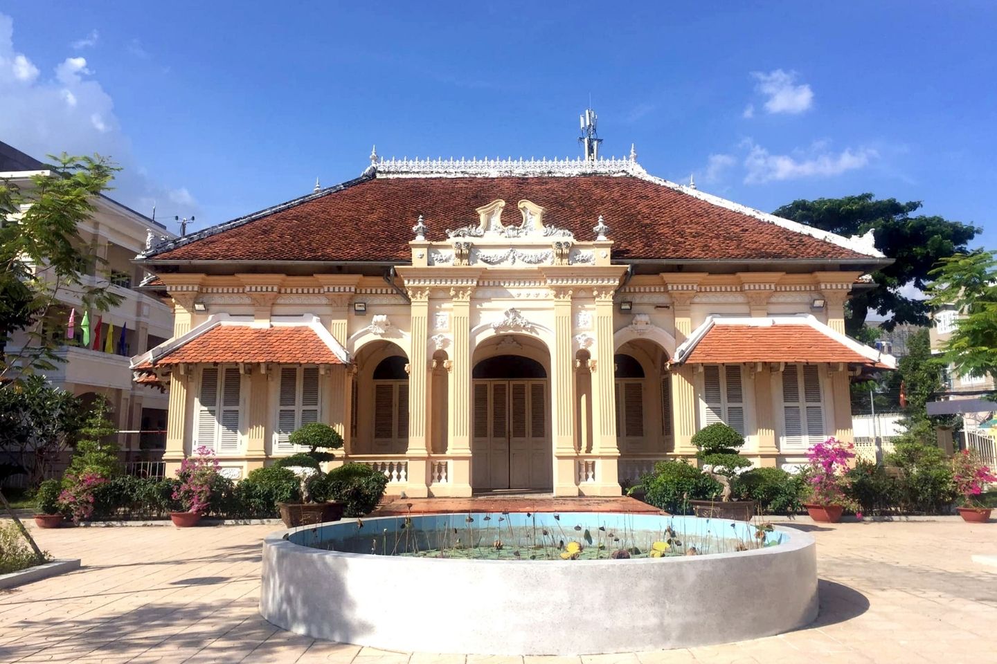 nhà Bạch Công Tử