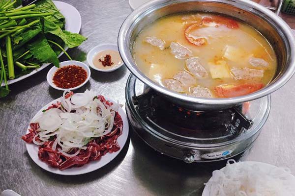 Lẩu bò nhúng mẻ