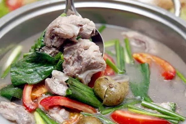 Canh chua sườn nấu