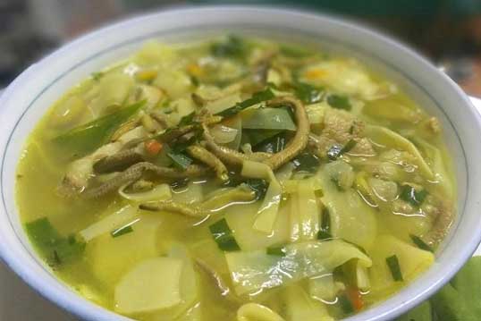 Canh rươi măng