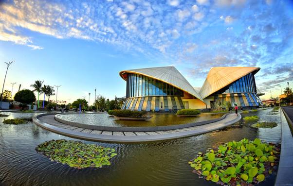 Quảng trường Hùng Vương Bạc Liêu 