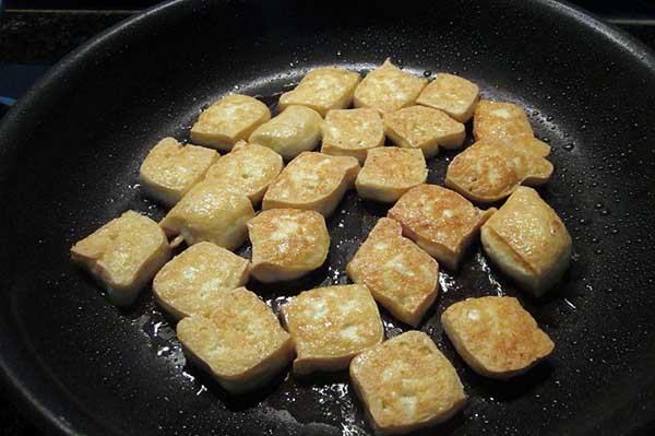 thịt kho đậu hũ nước dừa